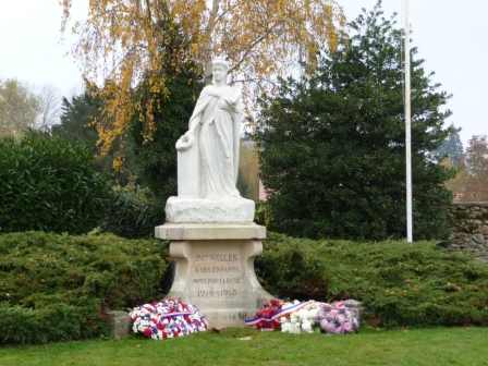 monument aux morts 11nov09.JPG